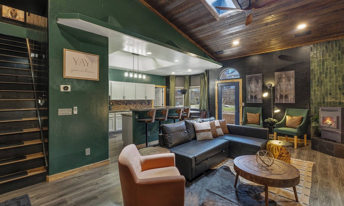 Flagstaff Cabin | Rich, Relaxing, Retreat: Game Room + Roof Deck