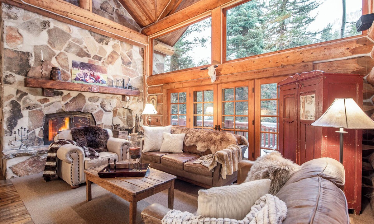 Sundance Cabin | River House - Astonishing Home Nestled in the Forest, Pool Table, Fireplace, Nature View.