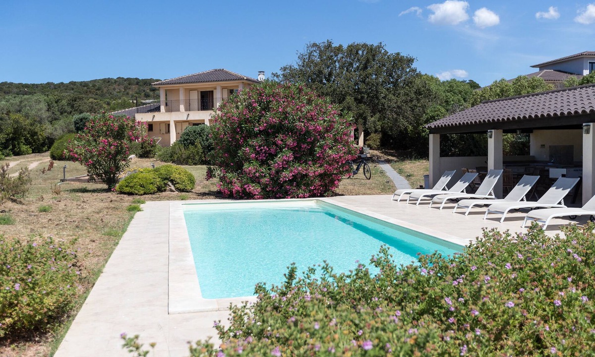 Pianotolli-Caldarello Villa | Seaside villa with heated pool and hammam 700m from the beach