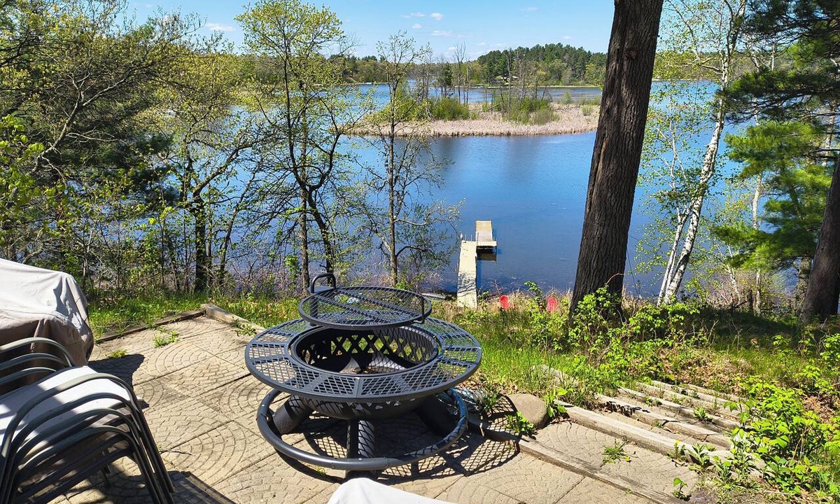Nisswa House | Spacious 4-bedroom/3 bath Paddle and Play Lake Home in beautiful Nisswa