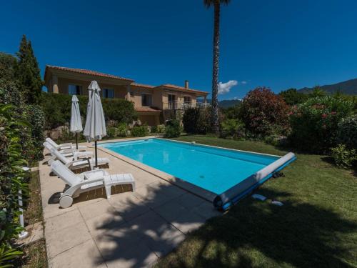 Calcatoggio Villa | Spacious Villa with Pool