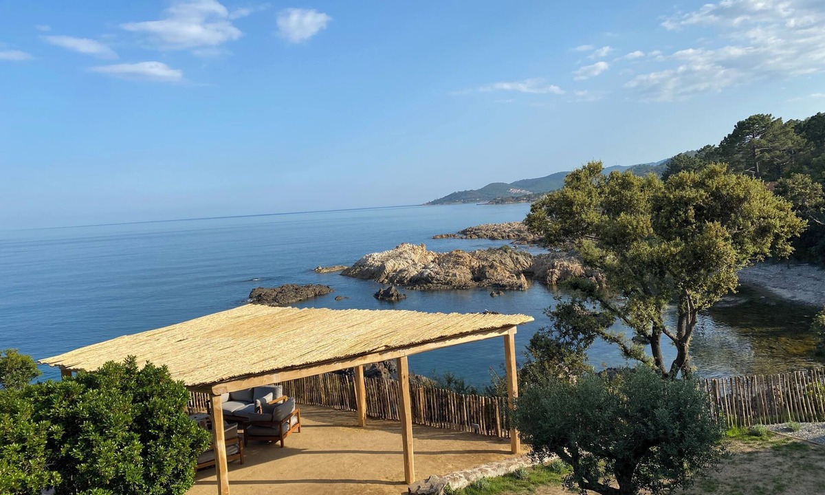 Sari-Solenzara House | Stunning waterfront villa with a private beach in CANELLA