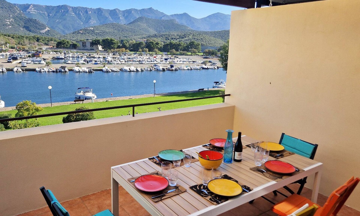 Saint-Florent Apartment | Sublime new apartment on the beach in ST FLORENT, 5' from the center