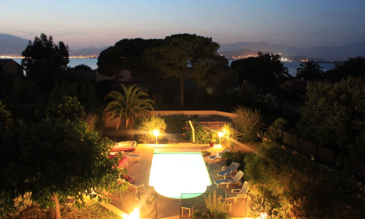 Porticcio Villa | Superb villa with heated pool and private beach access