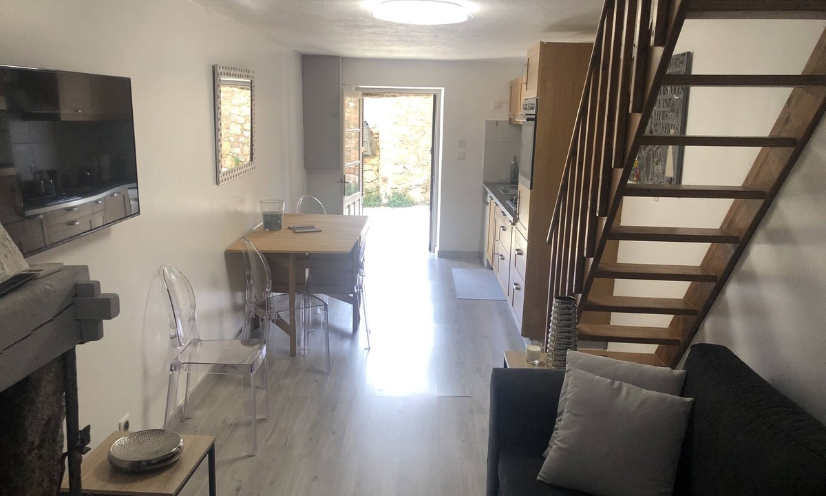 Piana Apartment | T3 duplex in the heart of Piana
