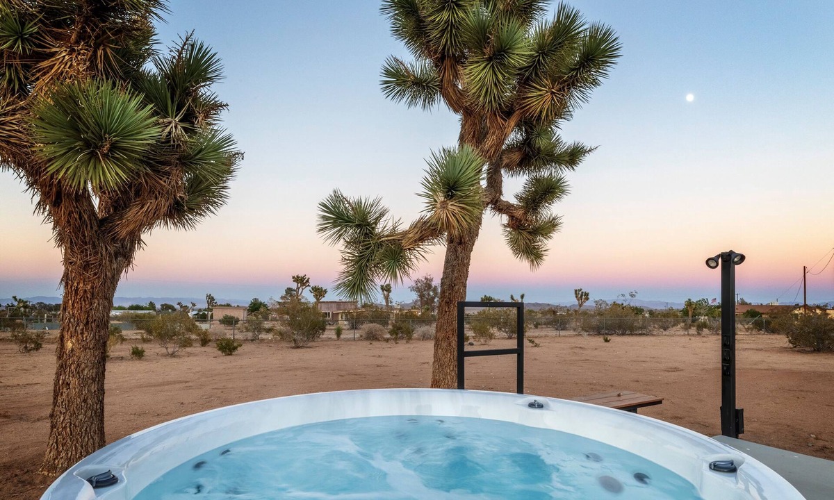 Yucca Valley House | The Flag Ranch - Hot Tub, Fire Pit And Bbq! 2 Bedroom Home