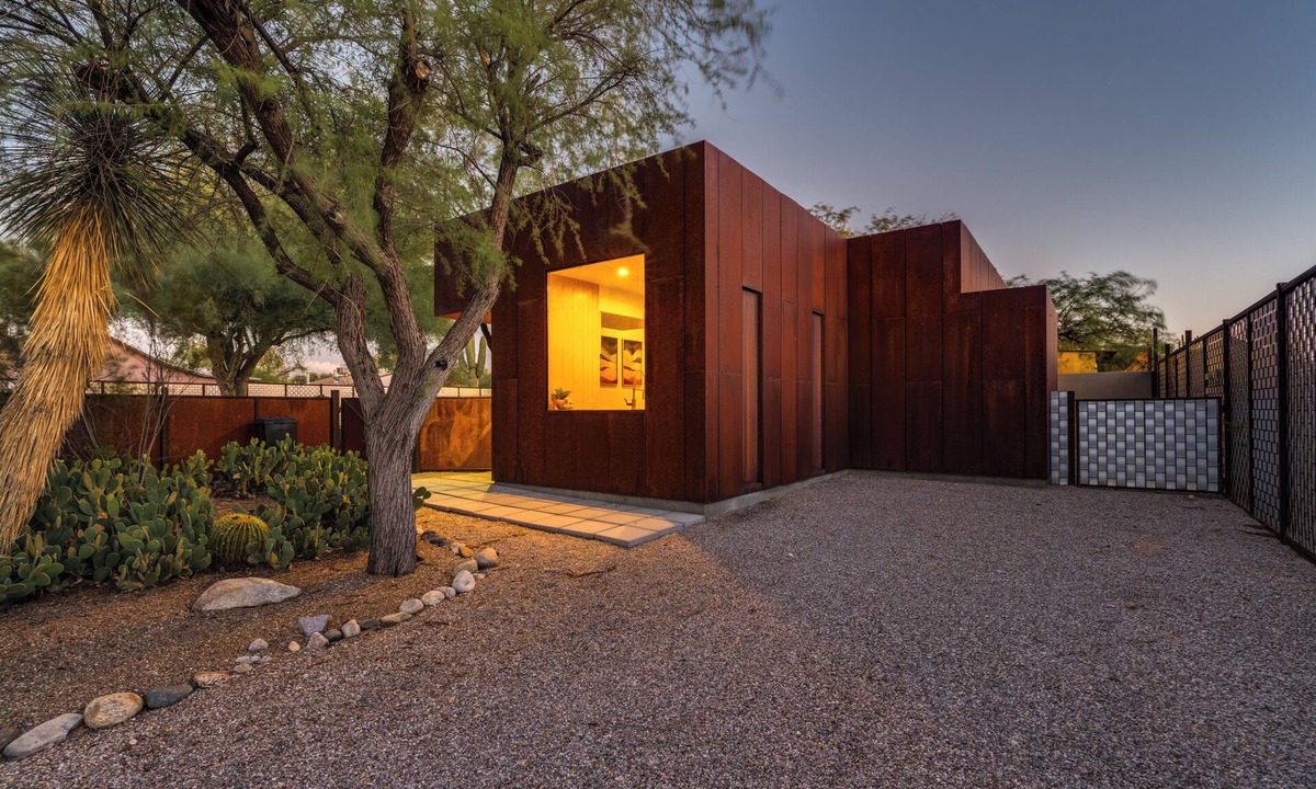 Tucson House | The Modern Desert Guesthouse