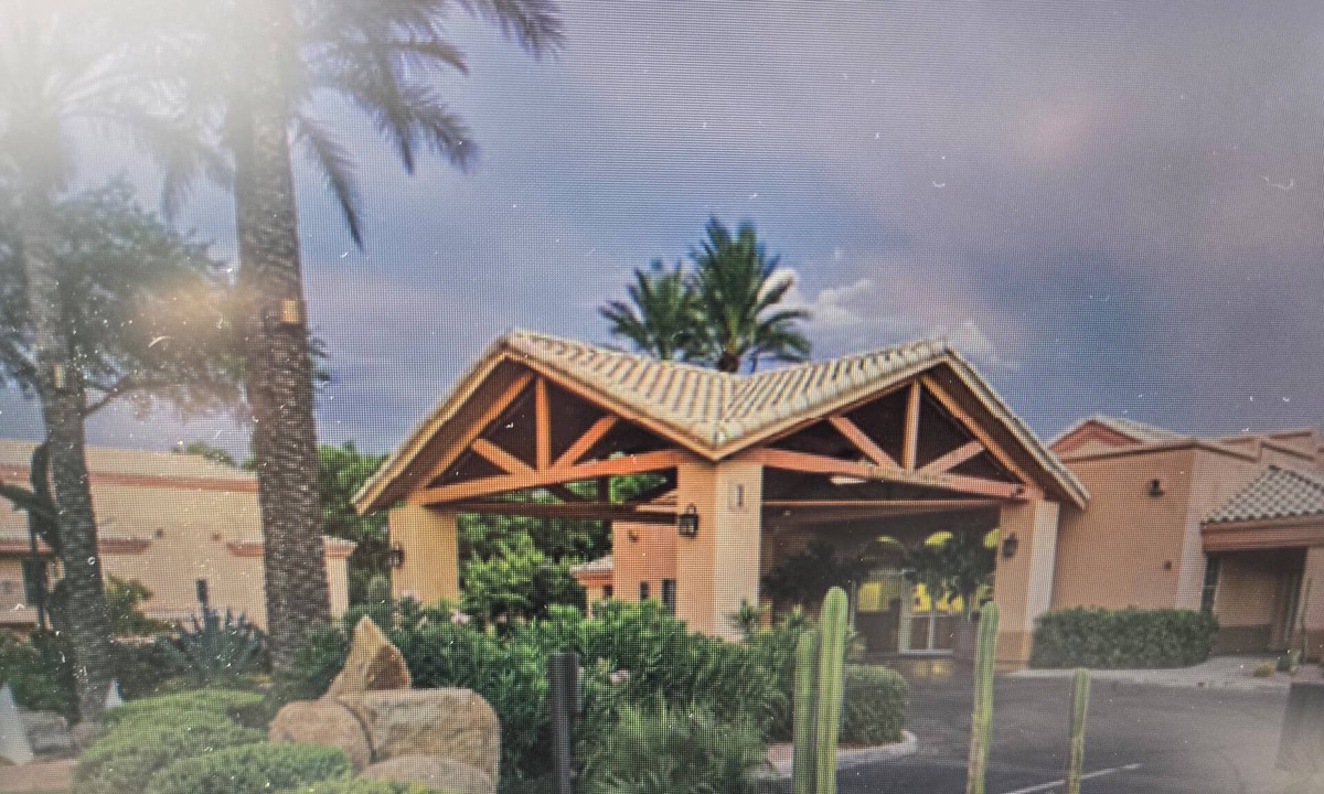 North Scottsdale Hotel | TPC Walk: Studio Hotel Room for Golf Lovers, sleeps 4