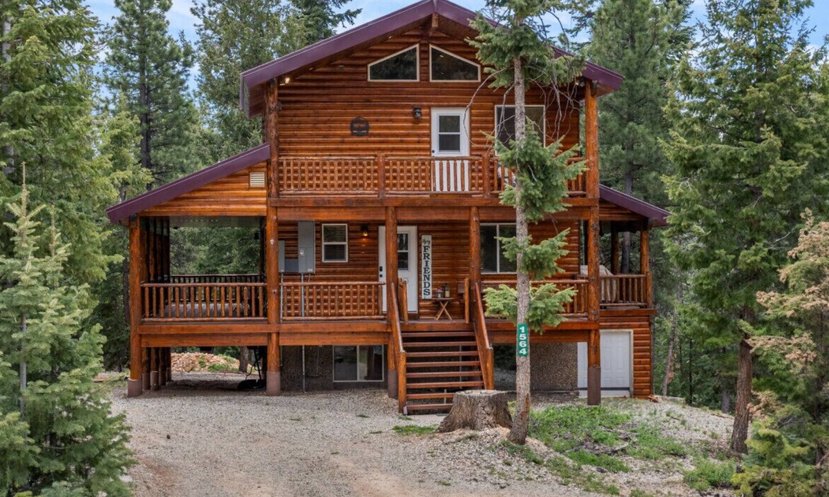 Duck Creek Village Cabin | Tranquil Cabin - Private Hot Tub and Fire Pit!