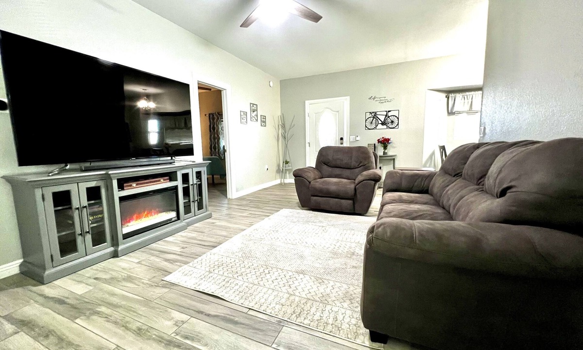 River Mountain House | Tranquil Private Guest House near Las Vegas