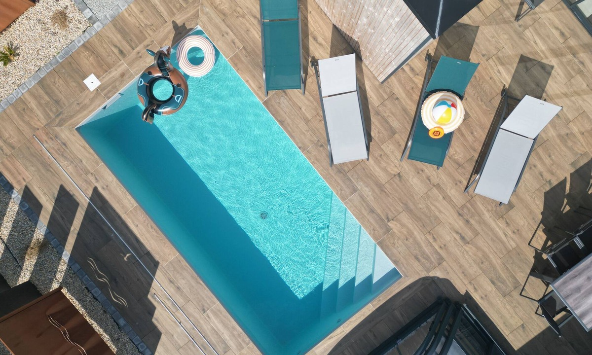 Roscoff Villa | Villa Balzane Heated pool & sea on foot