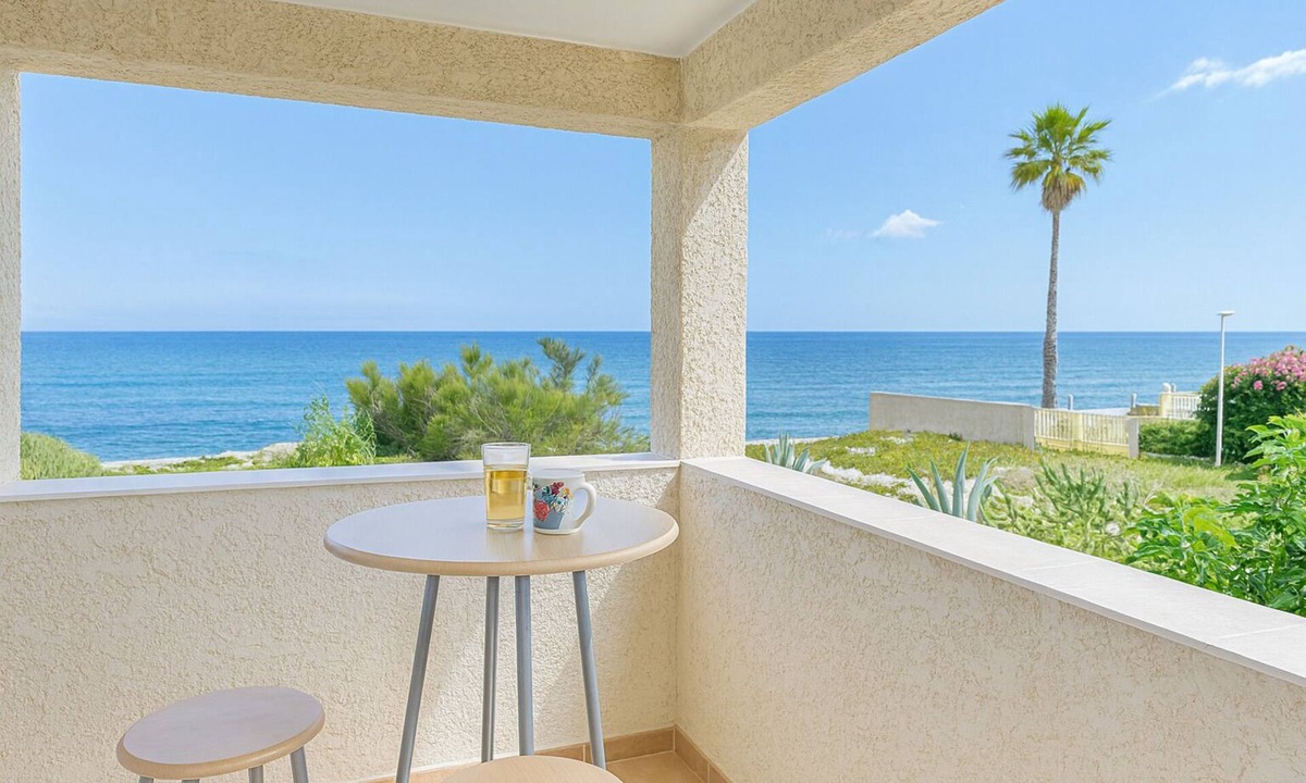 La Marana Villa | Villa de Bord de Mer | Sea View, Air Conditioning, Terrace