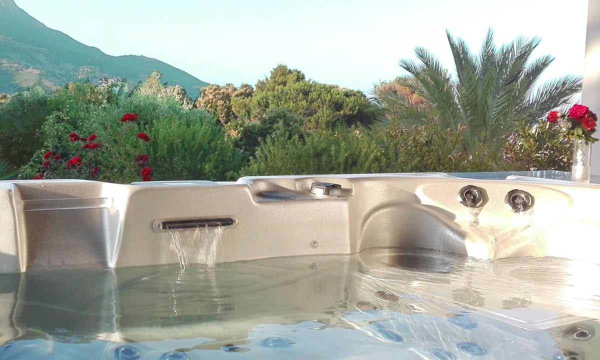 Valpaja Villa | VILLA fully air-conditioned Swimming pool Jacuzzi near Ajaccio, Porticcio and beaches