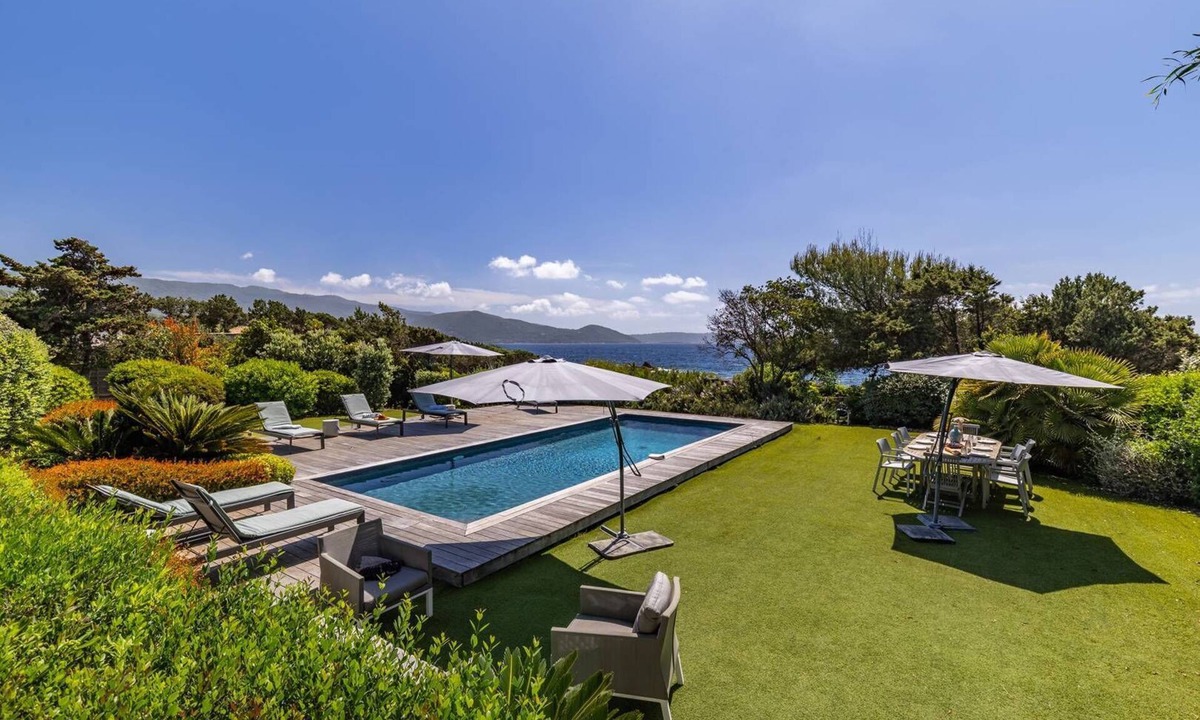 Pietrosella House | VILLA GIRELLES- waterfront, swimming pool, sea view, 5 bedrooms