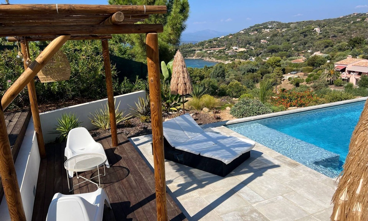 Portigliolo House | Villa with pool and sea view, 5-minute walk from the beach. Relaxation and luxury!