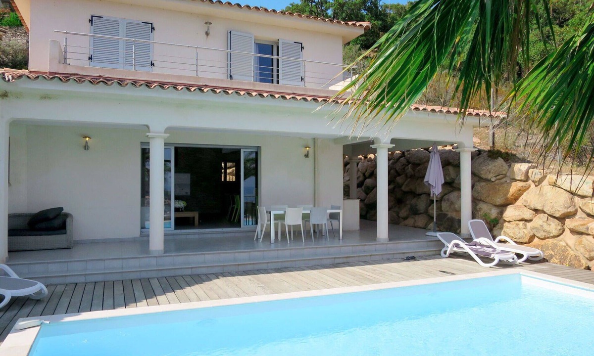 Tarcu House | Wonderful private villa for 10 people with A/C, WIFI, private pool, TV and patio