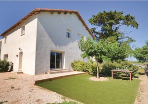 2 bedroom accommodation in Le Sambuc