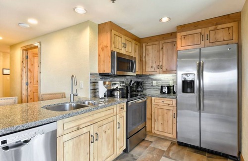 Park City Condo | 1 Bedroom Condo w/Ski-in/out Access | Fireplace