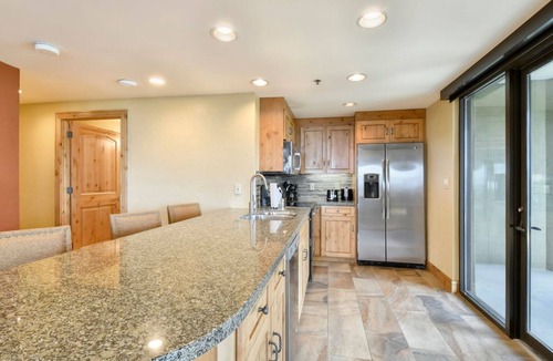 Park City Condo | 1 Bedroom Condo w/Ski-in/out Access | Fireplace