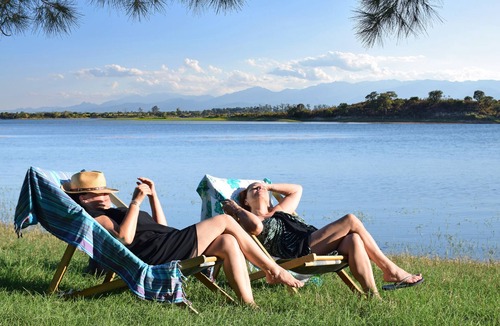 Aleria Apartment | 2-bedroom apartment on an 8-hectare estate, on the shores of Lake Teppe Rosse, 7 km from the beaches, air conditioning, Wi-Fi