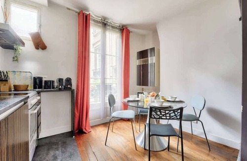 4th Arrondissement Apartment | 2BR Home Away from Home in Paris 4th