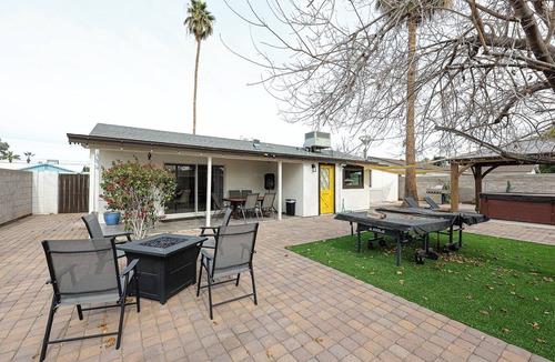 Papago Parkway House | 3 BDR Home Down Town Scottsdale with Hot Tub