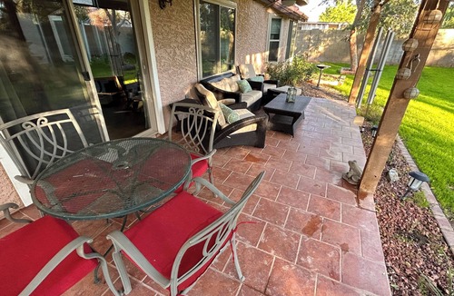 Tempe House | 3 Bedroom Enchanting Retreat- Upscale neighborhood near shopping and dining.