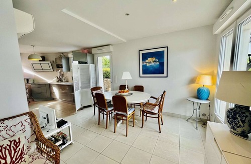 Pietrosella House | 3-Bedroom Villa with Garden and Terrace - A/C, Parking, Wi-Fi