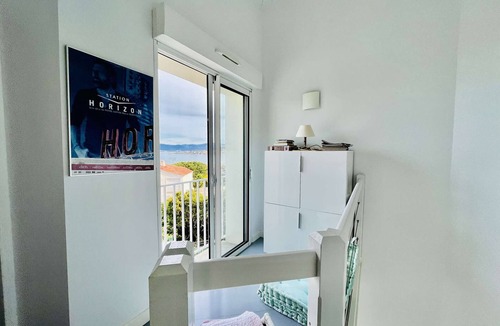 Pietrosella House | 3-Bedroom Villa with Garden and Terrace - A/C, Parking, Wi-Fi