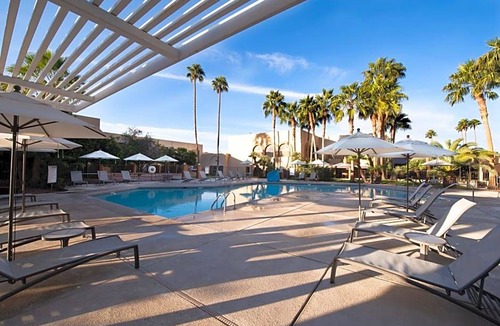Tucson Hotel | 3-Star Hotel ∙ DoubleTree by Hilton Tucson-Reid Park