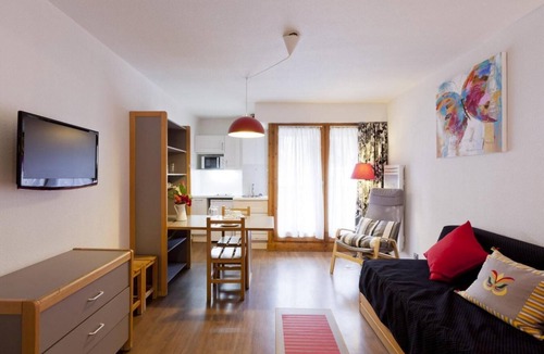 Brides-les-Bains Apartment | 50m from resort center, 3rd floor, balcony, 25m², Brides Les Bains