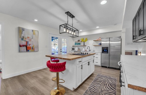 Park Scottsdale Four House | 5BR Scottsdale Retreat - Pool, Games & More!