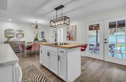 Park Scottsdale Four House | 5BR Scottsdale Retreat - Pool, Games & More!