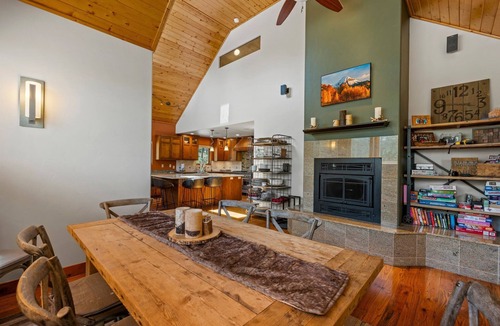 Durango House | A/C, Large Family Retreat, Hot Tub, Privacy, Views!
