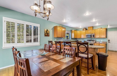 Flagstaff House | ACE - A Hole in One! | Right on the Golf Course | Hot Tub | Mt Views & Pines