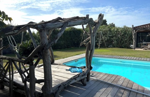 Afa Villa | Afa, Baleone commercial area low villa with pool near sea and mountains
