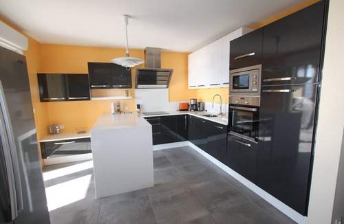 Calvi Apartment | Air-conditioned 93m² apartment sleeps 6, Calvi bay view, citadel and mountain.