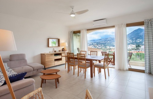 L'Ile-Rousse Apartment | Alivi - Appt climatisé avec vue mer et montagne