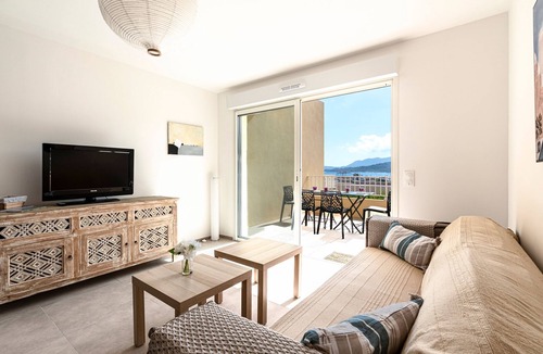 Marine de Saint Ambroggio Apartment | Amicu - Appt climatisé vue mer
