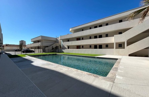 Beziers Apartment | Apartment in residence with swimming pool 400 m from the beach.