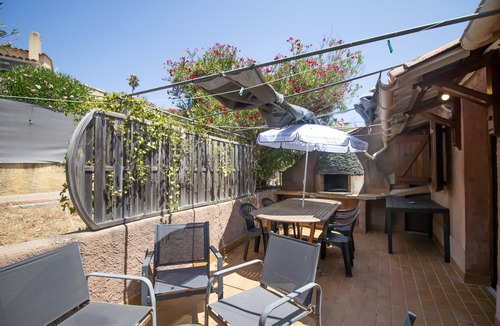 Appietto Apartment | Apartment 'Le Zini' with Sea View, Wi-Fi and Air Conditioning