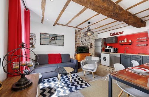 Les Epesses Apartment | Apartment 'Les Glycines N2' with Private Terrace, Balcony and Wi-Fi