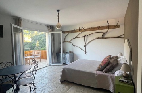 Vico Bed & Breakfast | Apartment 'Vico' with Mountain View, Wi-Fi and Air Conditioning