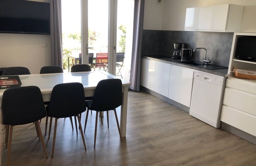 Pietrosella Apartment | Apartment with superb sea view 200m from the beach and 10m from Porticcio