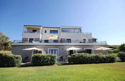 Pietrosella Apartment | Apartment with superb sea view 200m from the beach and 10m from Porticcio
