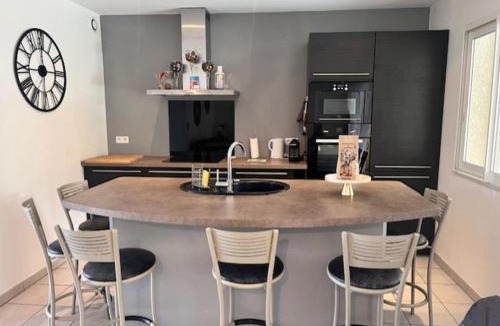 Lecci Apartment | Appt T2 Standing avec Piscine et Terrasse