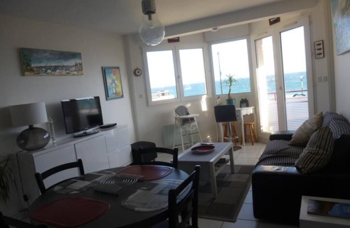 Perros-Guirec Apartment | Apt sea view and direct access to the beach, Internet access, 4 people