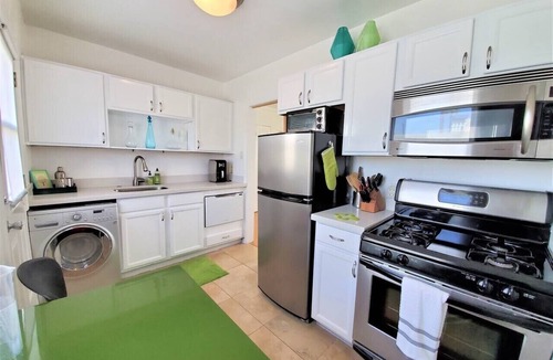Roosevelt Condo | Ar`s Artsy Downtown Bungalow 5
