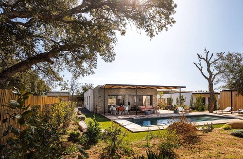 Pinarellu House | Architect's villa near Pinarellu beach