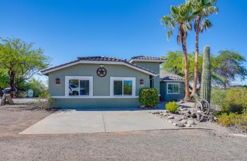 Wickenburg House | Backyard Oasis & Hot Tub: Mtn-View Wickenburg Home
